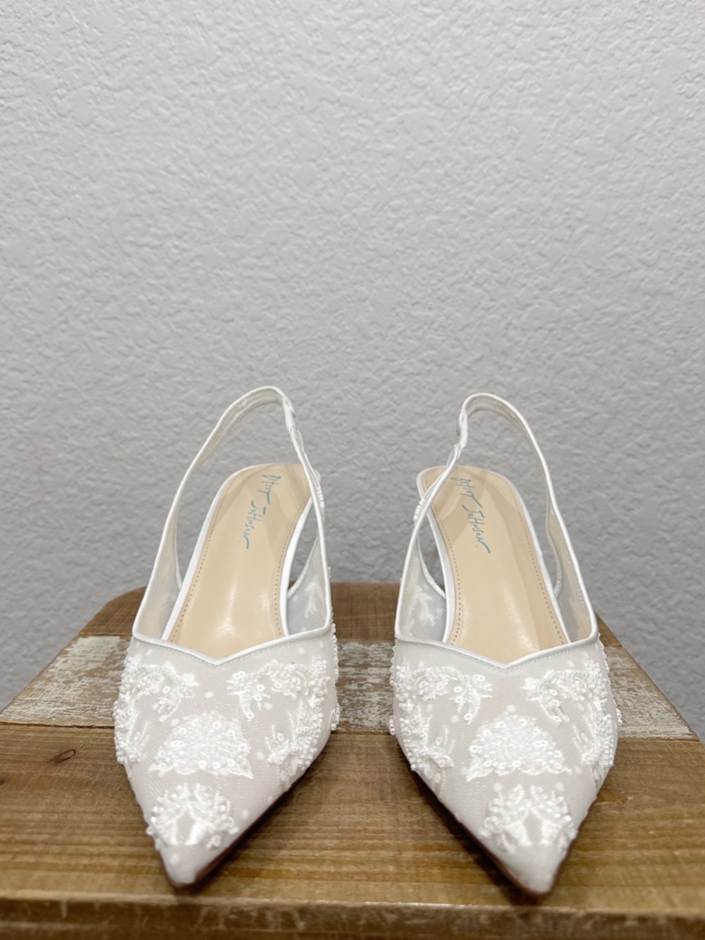 Betsey Johnson Nikki Embroidered Mesh Slingback Pumps Ivory Size 11 - Picture 4 of 8